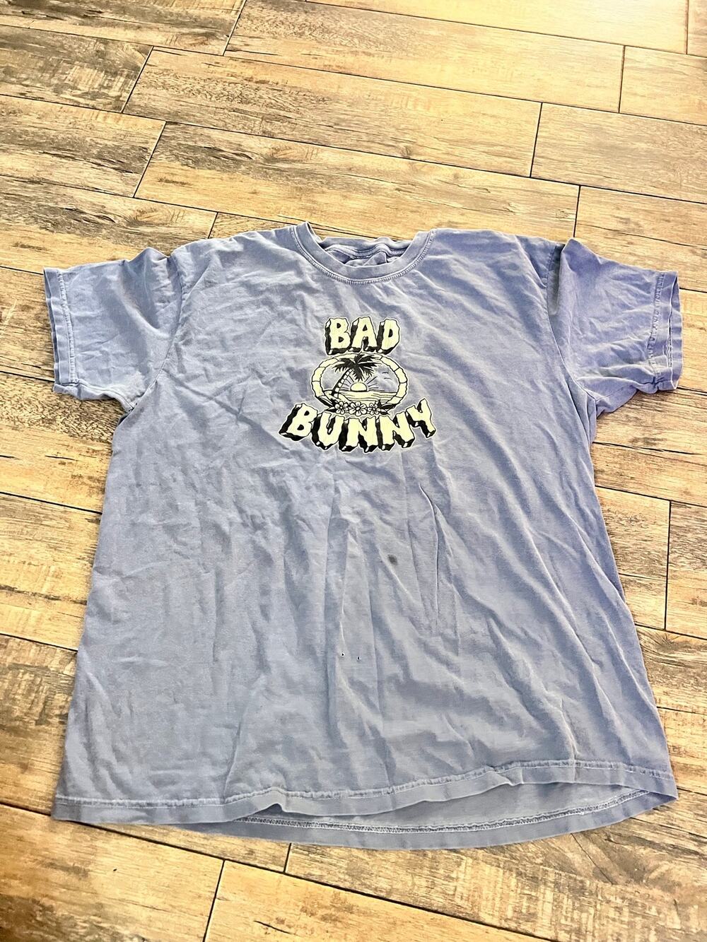 Bad Bunny World's Hottest Tour T-Shirt Size XL Light Blue Palm Tree Graphic Tee